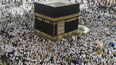 «العمرة».. أزمة جديدة على مكتب «دكتورة رانيا».. الشركات الصغيرة تلجأ إلى حرق الأسعار منذ بداية الموسم... وتأشيرات الوزارات والهيئات تهدد «حيتان السوق»