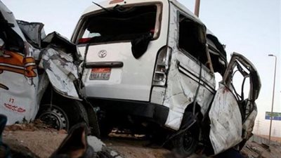 إصابة 8 أشخاص في انقلاب ميكروباص بطريق «اﻹسماعيلية ــ بورسعيد»