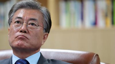 الرئيس الكوري الجنوبي يشرف على إطلاق صاروخ «هيونمو 2»