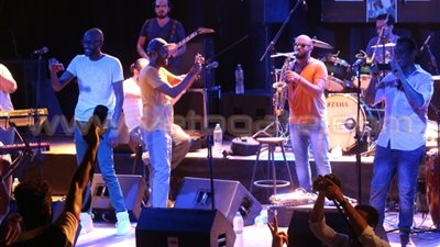 بالفيديو والصور.. «بحار» رمز الانسجام والمتعة لجمهور «بلاك تيما»