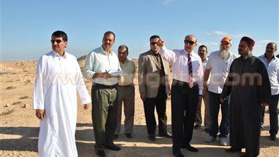 بالصور.. مشاركة شعبية في إقامة النصب التذكاري لمحافظة مطروح