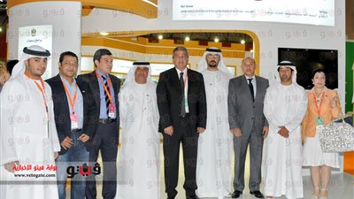 بالصور.. عبد العزيز يشهد معرض الكتاب بالشارقة ويلتقي شباب مصر بالإمارات