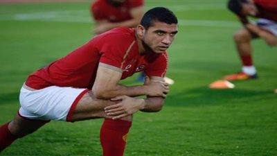 تدريبات تأهيلية لثلاثي الأهلي في المران المسائي