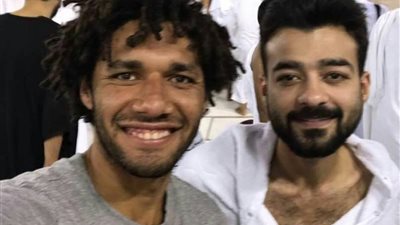 الصدفة تجمع هيثم شاكر ومحمد النني في المسجد الحرام