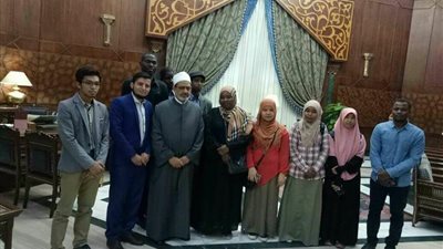 شيخ الأزهر يقرر زيادة قيمة منحة الطلاب الوافدين
