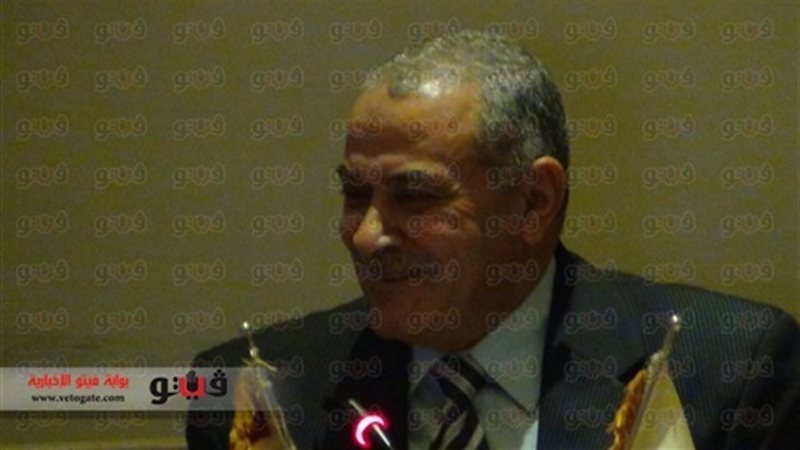  الدكتور عبد العزيز