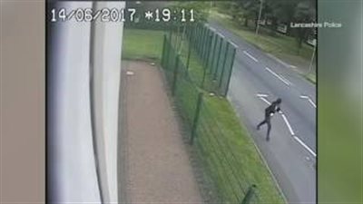 بالفيديو والصور.. مراهقة تنقذ نفسها من الاغتصاب في بريطانيا