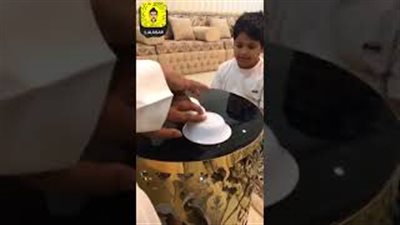 رد فعل طفل خدعه والده بحيلة ماكرة (فيديو)