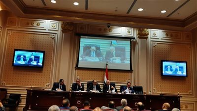 لجنة برلمانية توصي بتحويل تبعية الشركة القابضة للنقل البري والبحري لوزارة النقل