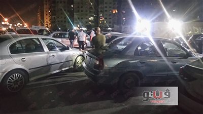 بالصور.. ازدحام ورش صيانة إطارات السيارات مع اقتراب ساعات العيد