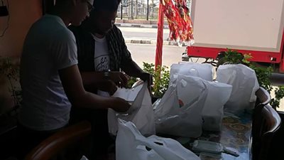 تجهيز 3000 وجبة في بورسعيد لتوزيعها على الأكثر احتياجا (صور)