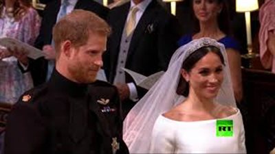 الأمير هاري ممازحا ميجان عقب رفع طرحتها: هاي (فيديو)