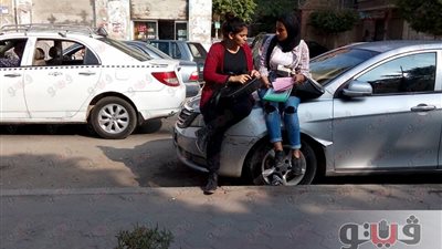 بالصور.. توافد طالبات الزيتون لأداء امتحان الإحصاء والتربية الوطنية