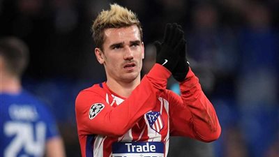 طفل يوجه رسالة لجريزمان بشأن رحيله إلى برشلونة