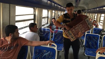 الشراقوة عزموا القطر تاني.. «كتيبة» أبو شامة تروي ظمأ المسافرين في «أبو حماد»