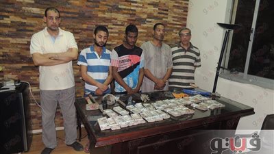 ضبط 5 أشخاص بحوزتهم تماثيل أثرية ونصف مليون جنيه في بولاق أبو العلا