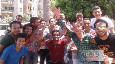 بالصور.. رقص وغناء لطلاب الثانوية بالإسكندرية عقب انتهاء الامتحانات