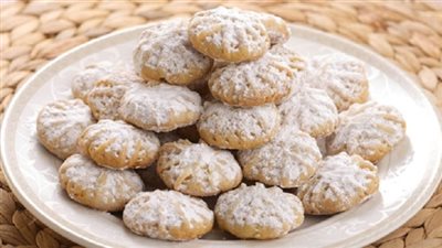 شروط تناول الكعك والأسماك المملحة في العيد دون زيادة الوزن