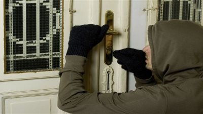 عصابة تسرق شقق عقار بفيصل.. والأهالي يستغيثون بوزير الداخلية