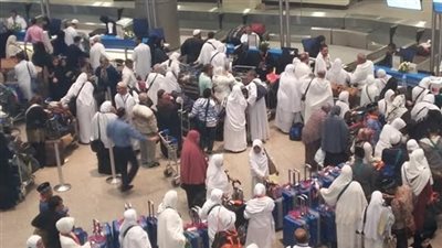 1600 معتمر يغادرون مطار القاهرة إلى الأراضي المقدسة