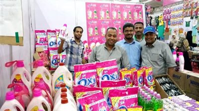 إقبال على معارض «أهلًا رمضان» بالأقصر (صور)