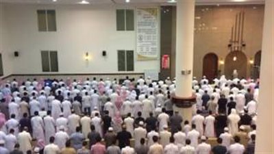 بالفيديو.. لحظة وفاة سعودي في صلاة التجهد بجدة