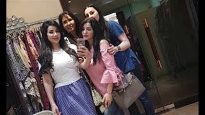 بالفيديو.. لجين عمران في حفلة خاصة مع أصدقائها