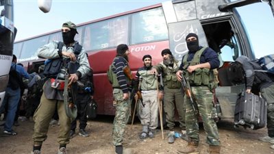 مقاتلون من داعش يغادرون منطقة قرب دمشق