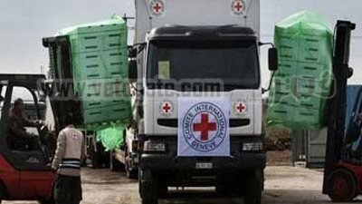 الصليب الأحمر ينجح لأول مرة فى تسليم مساعداته إلى حمص