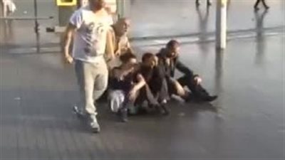 بالفيديو.. شرطة «أردوغان» تصيب متظاهرا بالـ«شلل» بعد ضربه بخراطيم المياه