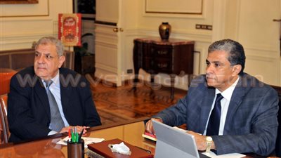 بالصور.. «محلب» يلتقي وزير البيئة لبحث تدوير مخلفات قش الأرز