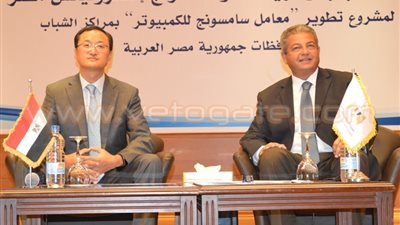 بالصور..عبدالعزيز يوقع بروتوكول لتطوير الحاسب الآلي بمراكز الشباب