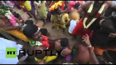 بالفيديو.. الهند تحتفل بمهرجان عبادة الماء الهندوسي التأميلي السنوي