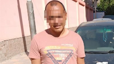 كاميرات المراقبة تكشف عاطلاً خطف حقيبة في داخلها ٣٠ ألف دولار بالوايلي