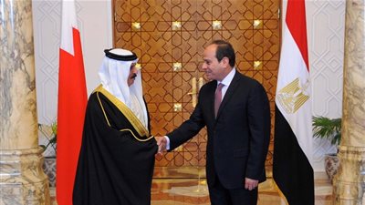 علاقات قوية بين مصر ودولة الإمارات ومملكة البحرين..السيسي يتلقي اتصالات تهنئة من حمد وبن زايد... يتمنيان للمصريين كل التقدم والازدهار...والرئيس يؤكد تقديرة للاشقاء العرب