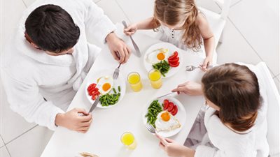 خطوات صحية لتعويد طفلك على صيام رمضان