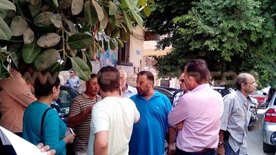 بالصور.. وقفة لأولياء أمور طلاب الثانوية بشمال سيناء أمام «الوزراء»