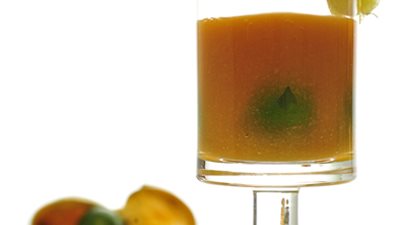 عصير المانجو والليمون يحمي من ضربات الشمس وينشط الكبد