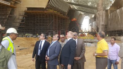 وزير الآثار يتفقد المتحف المصري الكبير (صور)