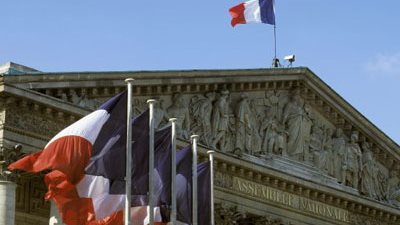 «الاشتراكي الفرنسي» يرفض دعم حكومة ماكرون الجديدة