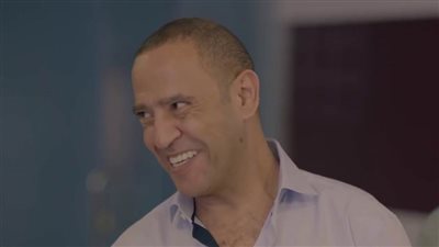 أشرف عبد الباقي في لندن لحضور مسرحية الأخطاء (فيديو)