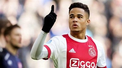 روما يقترب من ضم جاستن كلويفرت نجم أياكس الهولندي