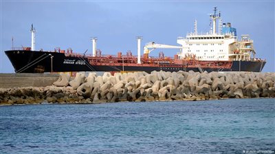 استئناف تصدير النفط الليبي من مينائي البريقة والحريقة