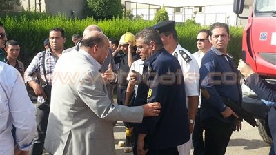 بالصور.. مدير أمن الجيزة يصل لحريق مصنع «بويات» أكتوبر