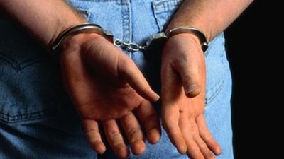 ضبط عامل حول منزله وكرا لتجارة السلاح بالوادى الجديد