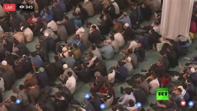 بالفيديو.. مسلمو روسيا يؤدون صلاة العيد في جامع موسكو الكبير