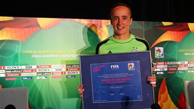 الألمانية «كامبر» تحصل على أفضل حارس في مباراة نصف نهائي مونديال السيدات