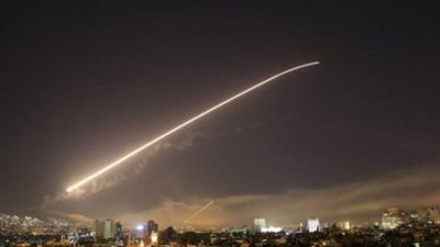 التحالف الدولي ينفي توجيه ضربات إلى سوريا من أراضي العراق الغربية