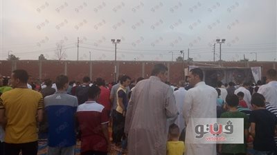 بالصور.. وزير التموين يؤدى صلاة العيد بمسقط رأسه في الشرقية