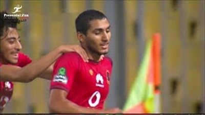 الأهلي يتقدم على المصري بهدف بعد نصف ساعة من بدء المباراة (فيديو)